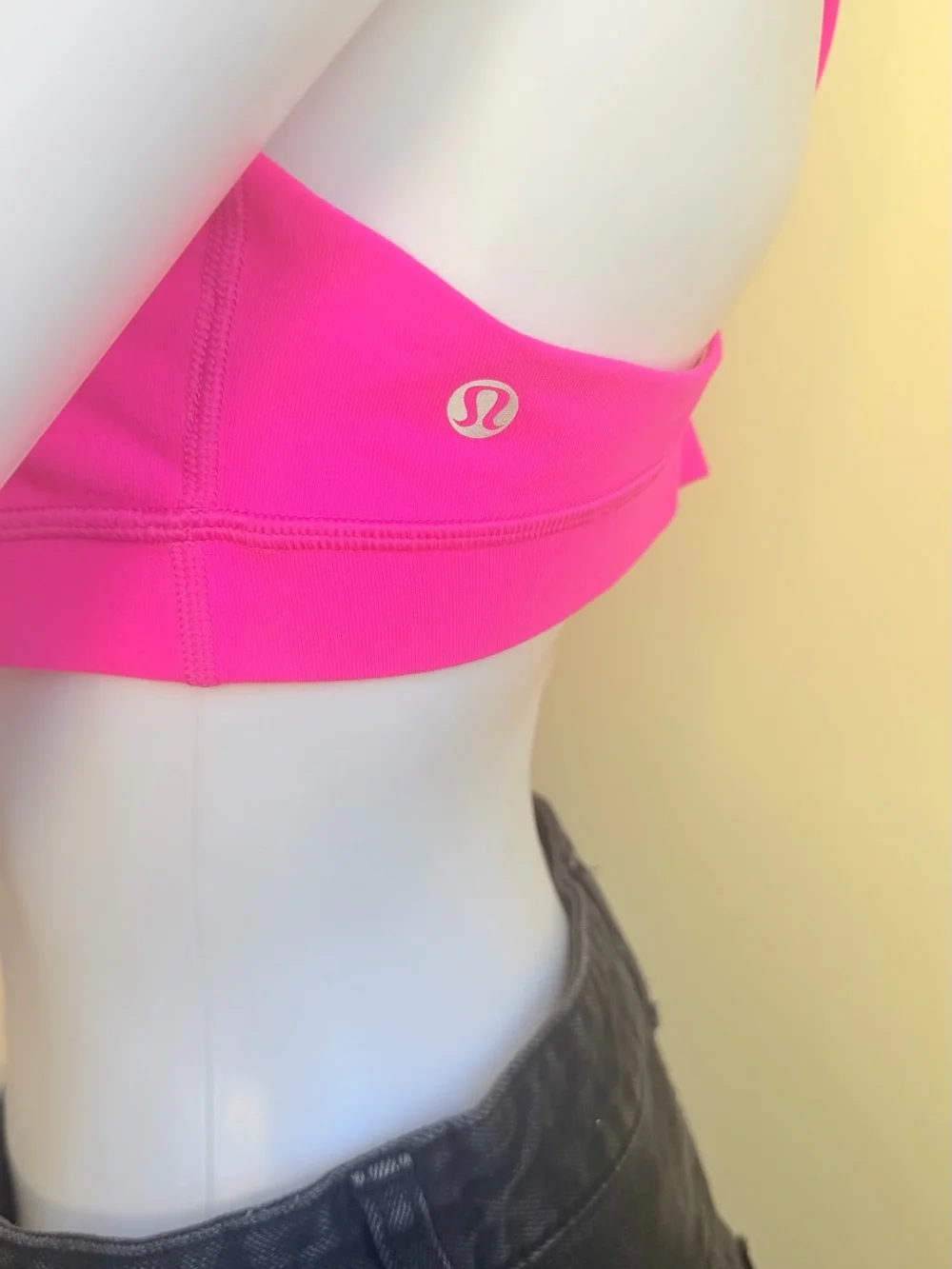 lululemon athletica sleek cropped